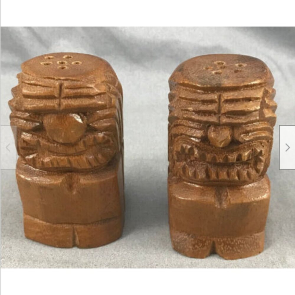 Set of 2 Vintage Carved Solid Wood Tiki Salt & Pepper Shakers Luau Hawai Bar 3"